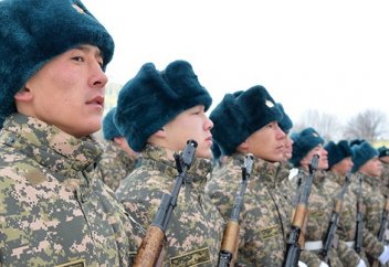 Қорғаныс министрлігі кімдердің әскери борышын өтемеуге болатынын айтты