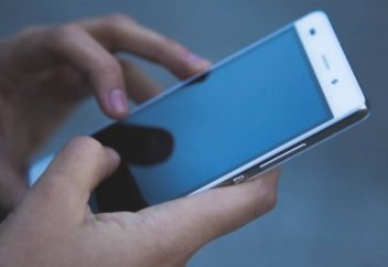 Как защитить телефон от прослушки. Названы три приложения, которые распространяют личные данные пользователей