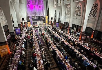 Еуропадағы шіркеуде ауызашар берілді (видео)