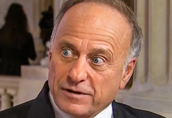 Депутат оскандалился нелепым заявлением о свинине и Аллахе