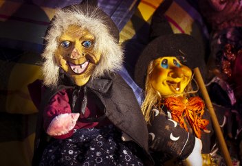 СТРАШНЫЕ ИГРУШКИ. ВРЕДЯТ ЛИ ДЕТЯМ ПЛАСТМАССОВЫЕ СУПЕРГЕРОИ И СИНЕКОЖИЕ КУКЛЫ