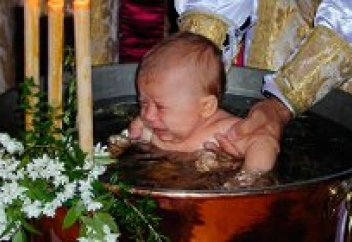 Священниктерге не көрінген: бала шоқындыру ғұрпындағы шектен шыққан дөрекелік қоғамның наразылығын тудырды (видео)