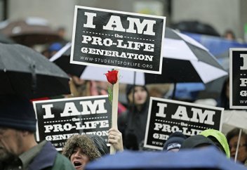 Respekt (Чехия): движение против абортов набирает обороты не только в Америке. В сторону ультраконсервативных ценностей склоняется и Европа