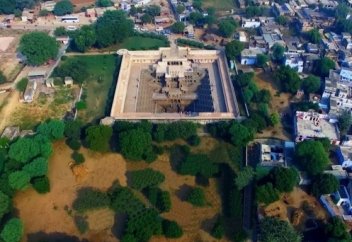 Загадочный колодец Чанд Баори в Индии: 3500 ступенек к воде (фото+видео)