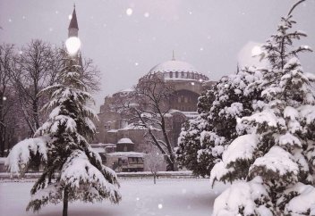 Стамбұлда қар жауды (фото)