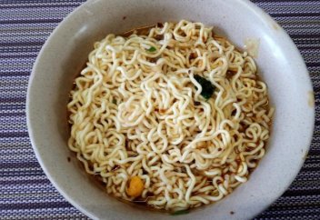 Зиянды «химия»: жылдам дайындалатын кеспенің қаупі анықталды