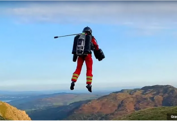 Жедел жәрдем қызметкерлері зардап шеккен науқасқа ұшып баратын болады (видео)