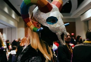 Христиане тайно принимали участие в SatanCon в Бостоне, чтобы молиться за участников