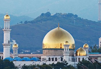 Мемлекеттің зайырлы жүйесі ешкімді діни сенімі үшін кемсітпейді