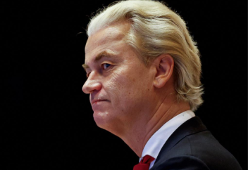Семь депутатов покинули партию голландского крайне правого лидера Вилдерса, что стало ударом по лидерству