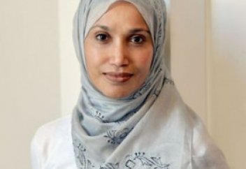 Политик-мусульманка продолжает борьбу за права женщин