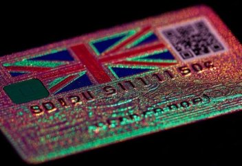 Британдықтар заңсыз иммиграциямен күресу үшін сандық ID-карталарды алып жүруге міндеттеледі