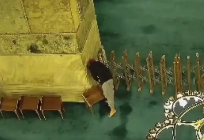 В Стамбуле задержан человек, попытавшийся поджечь мечеть Айя-София