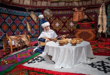 Как живут этнические казахи в Ташкенте (видео)