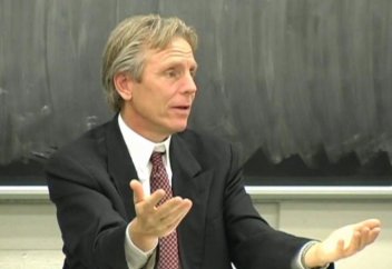 Американский профессор математики описывает свой путь в ислам (видео)