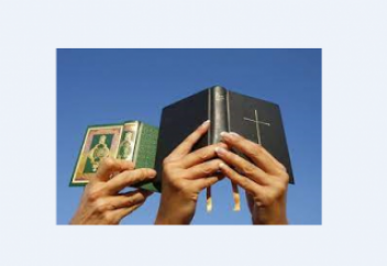 Открыл страницу Библии и Корана результат его поразил