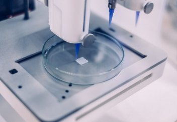 Америкалық ғалымдар 3D принтерде көздің ұлпасын басып шығарды (видео)