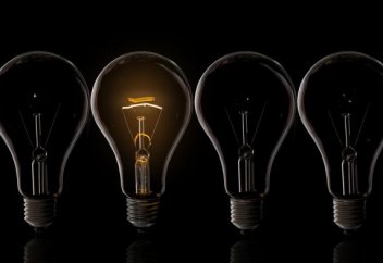 Разные: Технология Lamphone позволит подслушать разговор с помощью обычной лампочкиъ. Эксперт рассказал, почему нужно отключать телефон в зоне плохого сигнала