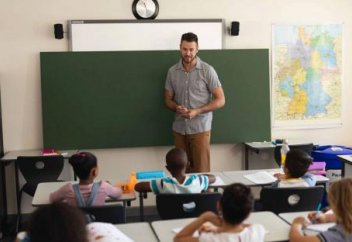 Дәстүрлі христиан елінде ислам негіздері оқытыла бастады