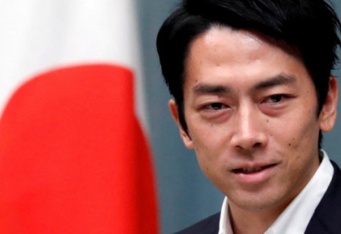 Разное: Японский министр решил уйти в декрет