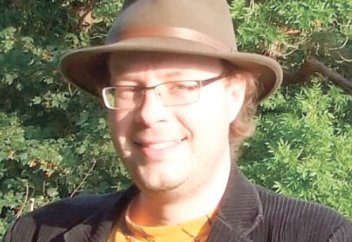 История Пола Салахуддина Армстронга