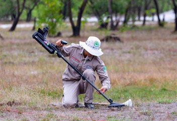 Вьетнам и США запустили учебный полигон по обезвреживанию неразорвавшихся боеприпасов стоимостью 700 000 долларов