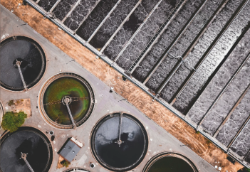 «Балшықтан көмірге» - ғалымдар ағын судың шөгіндісін құнды өнімге айналдырды