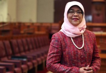 Әлемдегі шариғат шәлісін жамылған тұңғыш президент (фото)