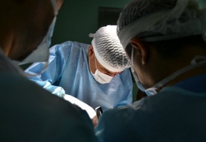 5 лет не могли поставить диагноз: женщине с редкой болезнью провели сложнейшую операцию в Алматы (ВИДЕО)