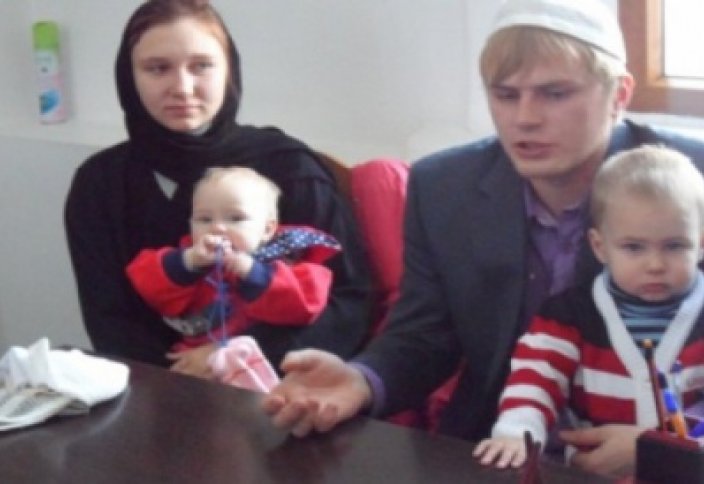 Казахстанский предприниматель предоставил жилье молодой славянской семье, принявшей ислам