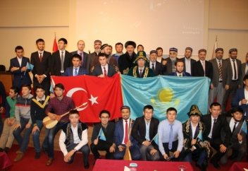 Түркиядағы қазақтар тәуелсіздік мерекесін атап өтті (фото)