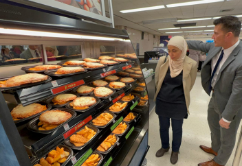 Әлемдегі ең ірі мегаполстердің бірі мектептегі ас мәзірін шариғат талаптарына сәйкестендірмек