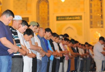 Намазға қатысты үш сұрақ