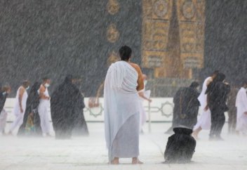 Разные: На Мекку обрушились небывалые дожди (Видео)