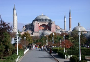 ВЕРНИТЕ МЕЧЕТЬ!