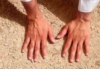 Таяммум (сухое омовение) по мазхабу имама Абу Ханифы