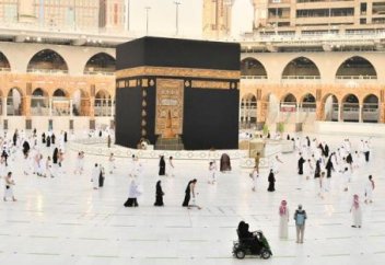 Разные: Кому нельзя совершать малый хадж? Доктор-индус лечит пациентов с помощью Корана