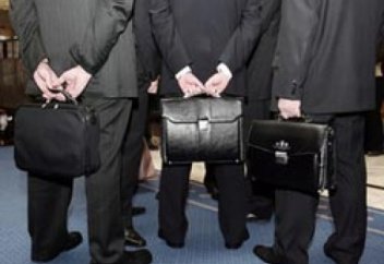 Около 300 госслужащих Казахстана наказаны за нарушение законодательства