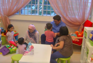 20 баланы асырап алған отбасы (видео)