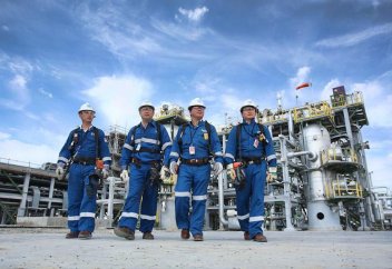 Атыраудағы компания өз еркімен жұмыстан шыққандарға 20 мың доллар төлейді