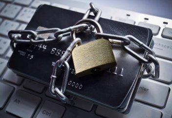 В РК банки могут блокировать счета клиента при неуплате налогов. Казахстанцев и оралманов освободили от представления отчета о своих зарубежных счетах