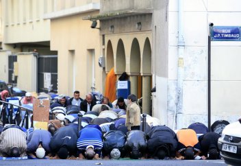 Почему во Франции усиливаются антиисламские настроения