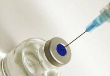 Депутаттар вакцинациядан бас тартатын халық санының артуына алаңдаулы