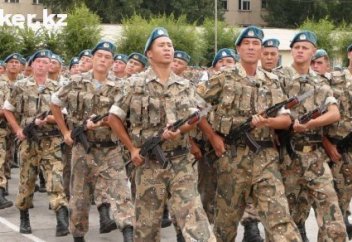 Өзінен шені жоғары әскери қызметкердің заңды бұйрығын орындамаған сарбазға қандай жаза қарастырылады?