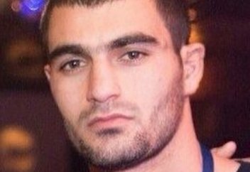 Ұлық адам: Орыс қызын төрт қаскөйден аман алып қалып, осылайша оның мұсылман болуына себеп болған жігіт (орысша)