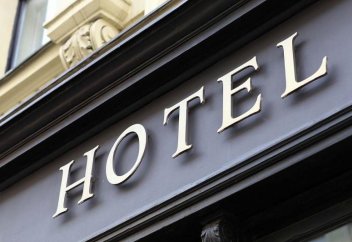 Гостиницы и хостелы обяжут оповещать о прибывших иностранцах в РК