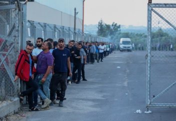 Пакистан готовится начать второй этап депортации афганских иммигрантов