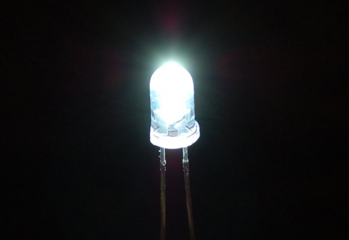 LED жарықтар адам денсаулығына зиян ба?