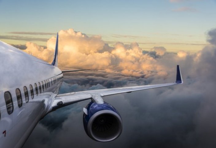 Пилот саудовского авиалайнера выложил пугающие кадры, снятые им во время полета (ВИДЕО)