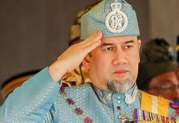 Король Малайзии Мухаммад V отрекся от престола